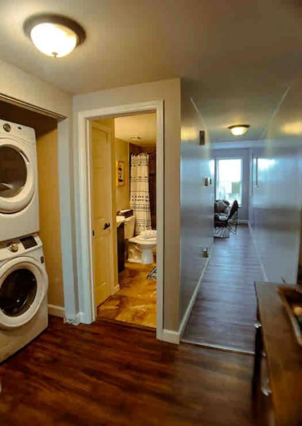 Modern Duplex Near Arenas, Hospitals, Universities, & Attractions Tower Grove Exteriör bild